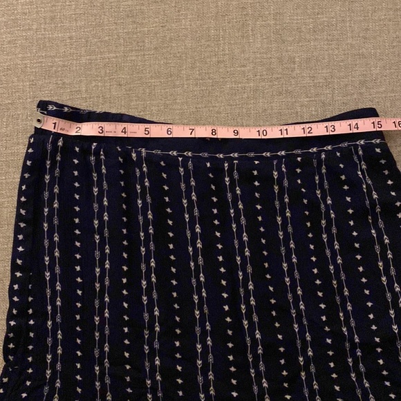 STITCH FIX Scalloped Edge Embroidered Skirt - Picture 3 of 3